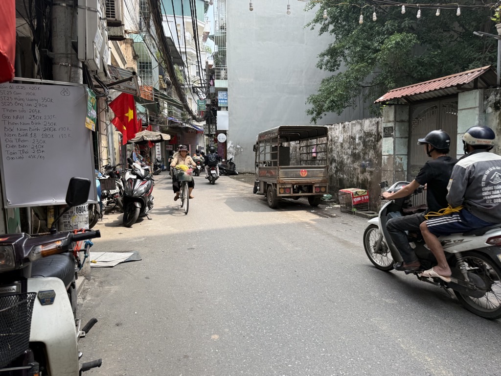 Bán nhà Hoàng Mai - diện tích 73m2 6 tầng - Ô TÔ TRÁNH - giá 23,5 tỷ