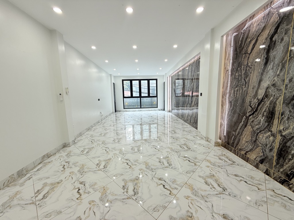 Bán nhà Hoàng Mai - diện tích 73m2 6 tầng - Ô TÔ TRÁNH - giá 23,5 tỷ