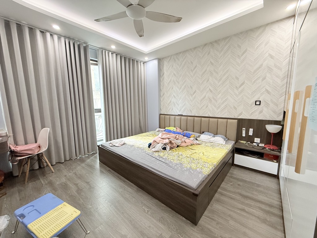 Bán nhà Hoàng Mai - diện tích 73m2 6 tầng - Ô TÔ TRÁNH - giá 23,5 tỷ