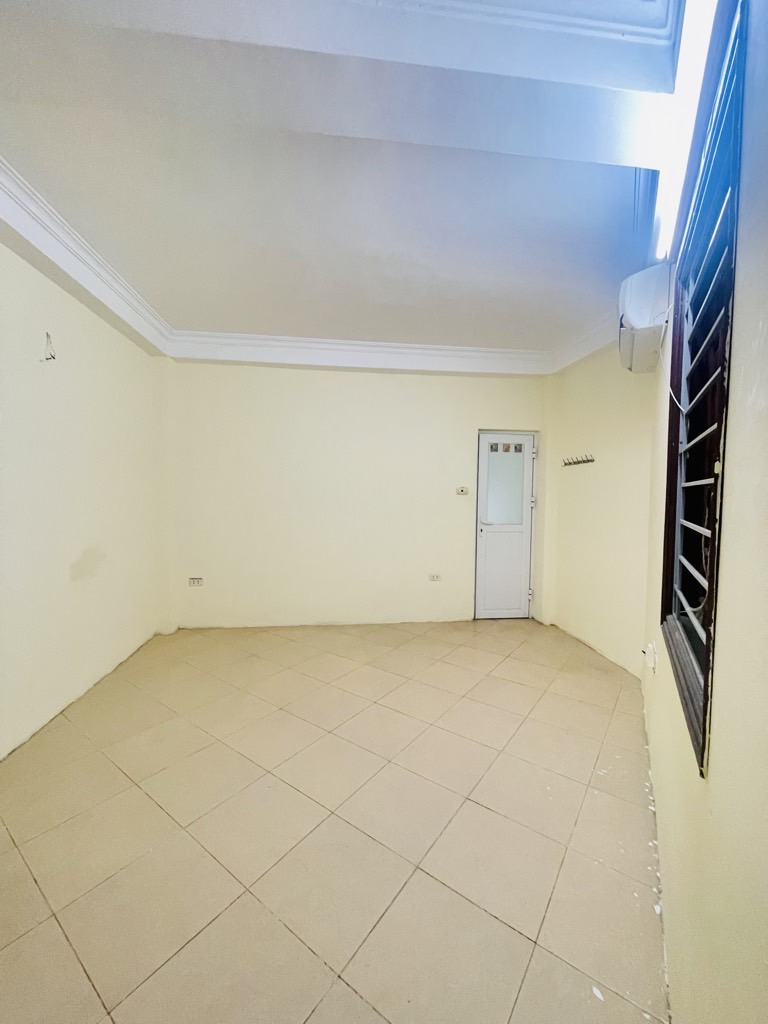 Bán nhà Đê La Thành nhỏ - diện tích 31m2 4 tầng - Nhà mặt tiền rộng mở 2 cửa - giá 7,1 tỷ