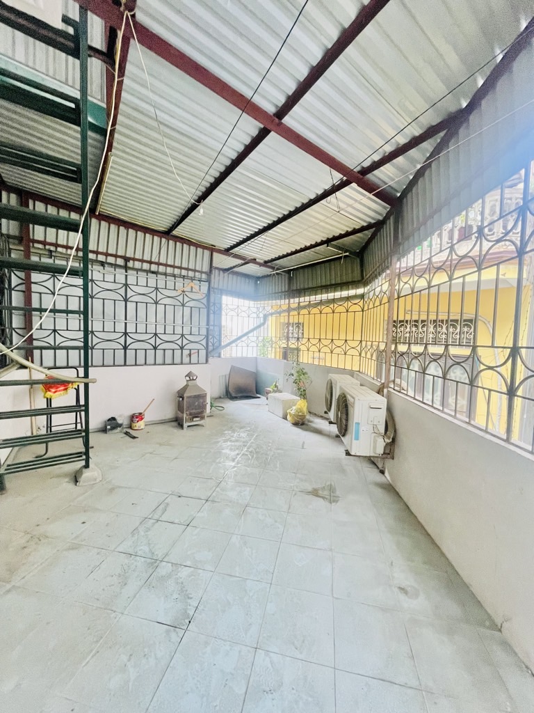 Bán nhà Đê La Thành nhỏ - diện tích 31m2 4 tầng - Nhà mặt tiền rộng mở 2 cửa - giá 7,1 tỷ