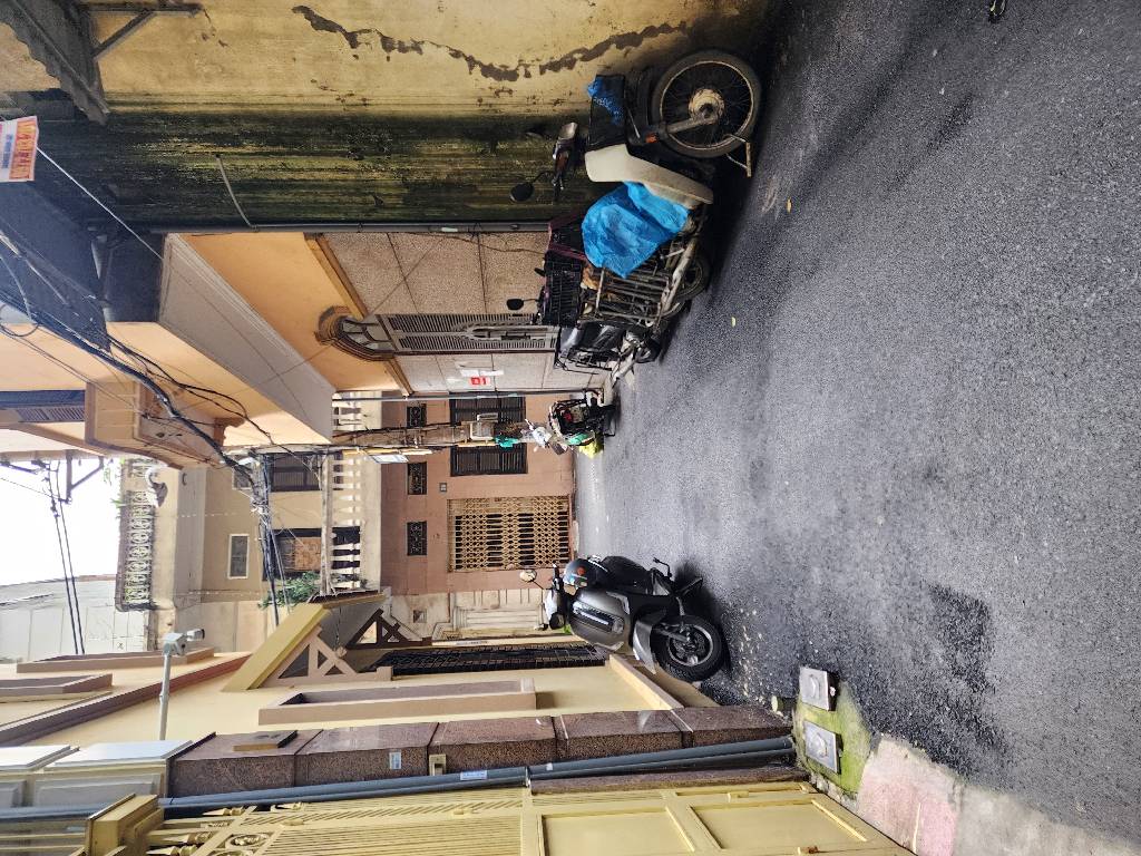 Bán nhà Hoàng Văn Thái - diện tích 51m2 1 tầng - NGÕ THÔNG - 2 THOÁNG - giá 16,6 tỷ