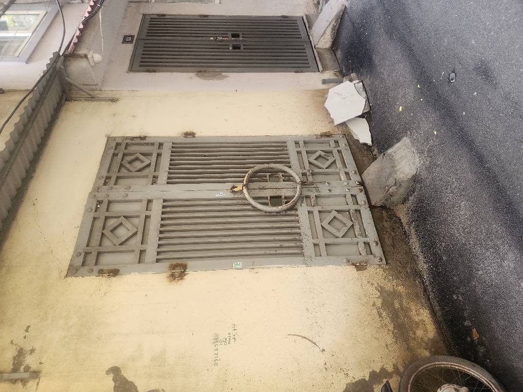 Bán nhà Hoàng Văn Thái - diện tích 51m2 1 tầng - NGÕ THÔNG - 2 THOÁNG - giá 16,6 tỷ