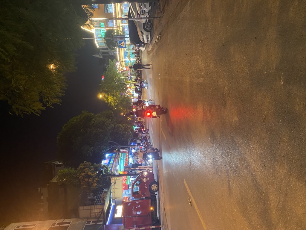 Bán nhà Bằng Liệt - diện tích 39,1m2 5 tầng - Ô TÔ ĐỖ CỬA - giá 11 tỷ