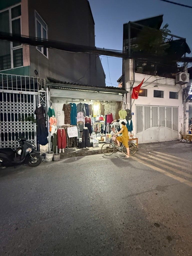 Bán nhà mặt phố Ô Cách 37,6m2 x 1 tầng. Q. Long Biên – Giá 13,9 tỷ