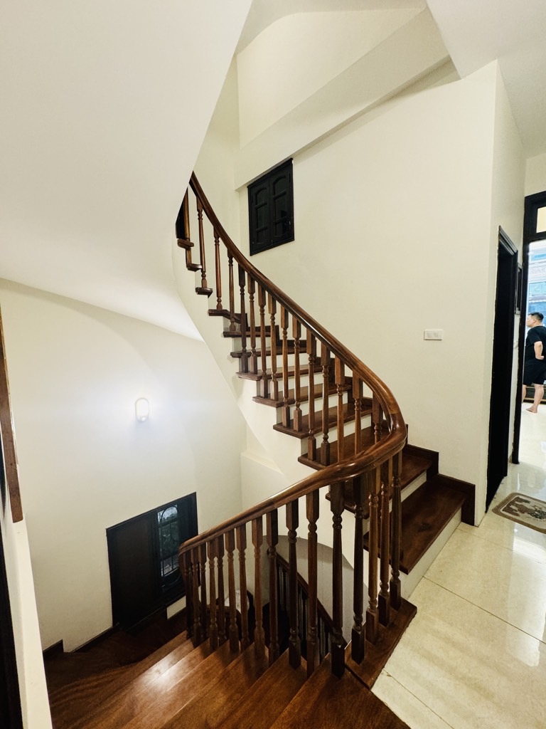 Bán nhà Nguyễn Tuân - diện tích 52m2 5 tầng - Lô góc, 3 thoáng - giá 24,9 tỷ