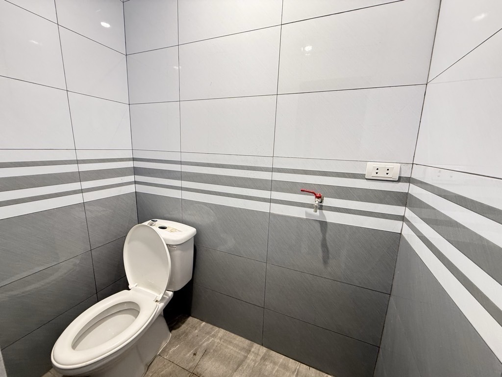 Bán nhà Thái Thịnh - diện tích 50m2 1 tầng - ô tô đỗ cửa - giá 3,3 tỷ