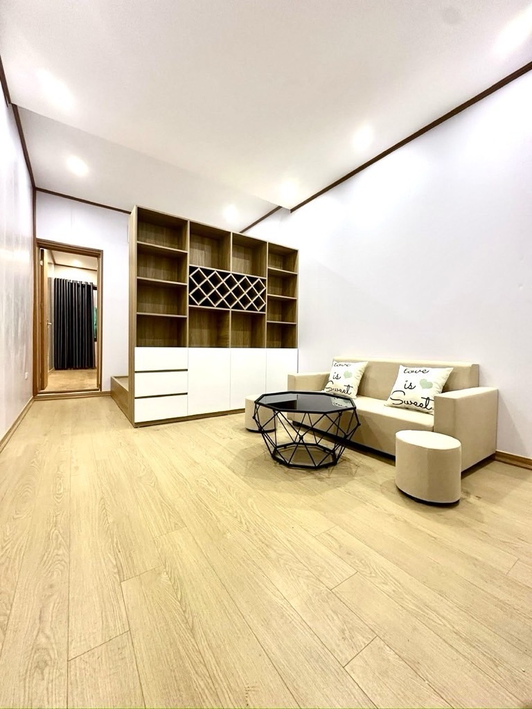 Bán nhà Thái Thịnh - diện tích 50m2 1 tầng - ô tô đỗ cửa - giá 3,3 tỷ