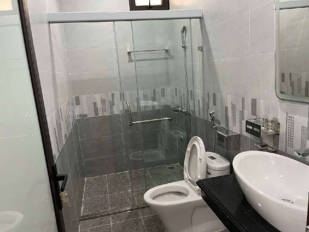 Bán nhà Kim Ngưu - diện tích 67.8m2 5 tầng - ô tô tránh - giá 15,6 tỷ