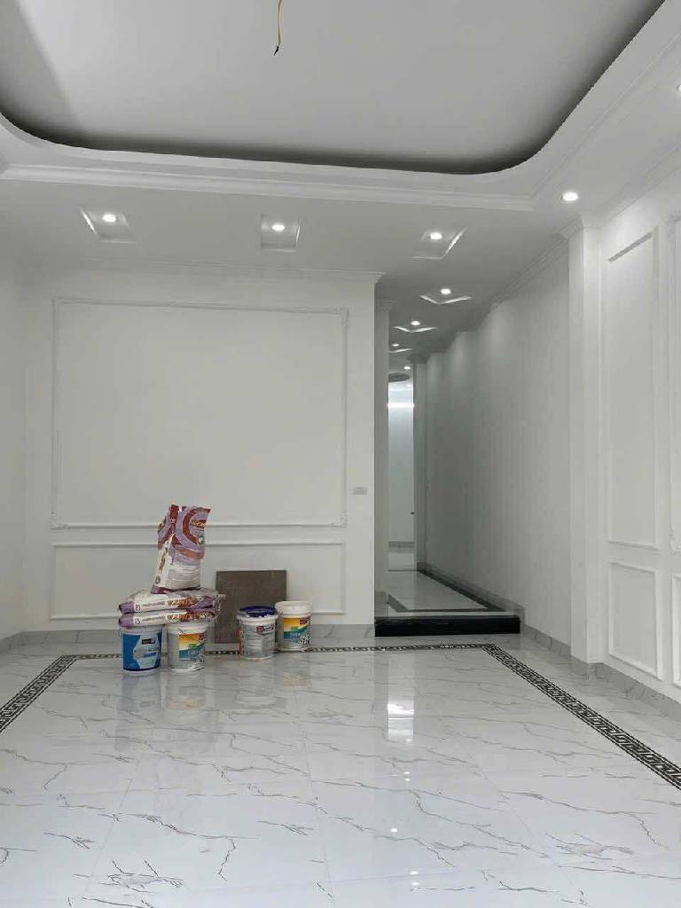 Bán nhà Kim Ngưu - diện tích 67.8m2 5 tầng - ô tô tránh - giá 15,6 tỷ