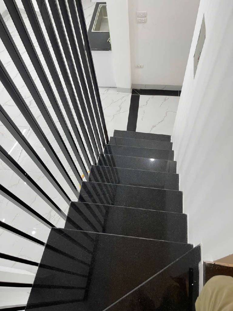 Bán nhà Kim Ngưu - diện tích 67.8m2 5 tầng - ô tô tránh - giá 15,6 tỷ