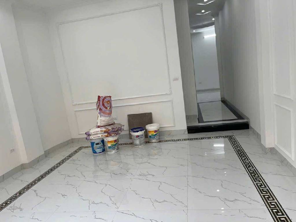 Bán nhà Kim Ngưu - diện tích 67.8m2 5 tầng - ô tô tránh - giá 15,6 tỷ