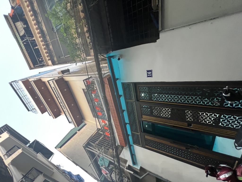 Bán nhà Đê Trần Khát Chân - diện tích 46m2 5 tầng - Mặt ngõ thông - giá 12,8 tỷ