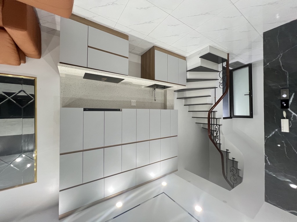 Bán nhà Đê Trần Khát Chân - diện tích 46m2 5 tầng - Mặt ngõ thông - giá 12,8 tỷ