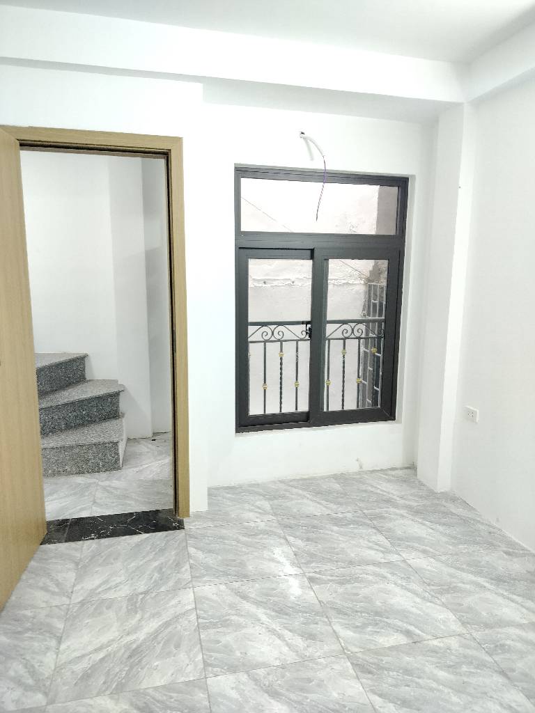 Bán nhà Chợ Khâm Thiên - diện tích 30.4m2 3 tầng - Nhà phố chợ, đủ công năng, phù hợp gia đình trẻ - giá 5 tỷ