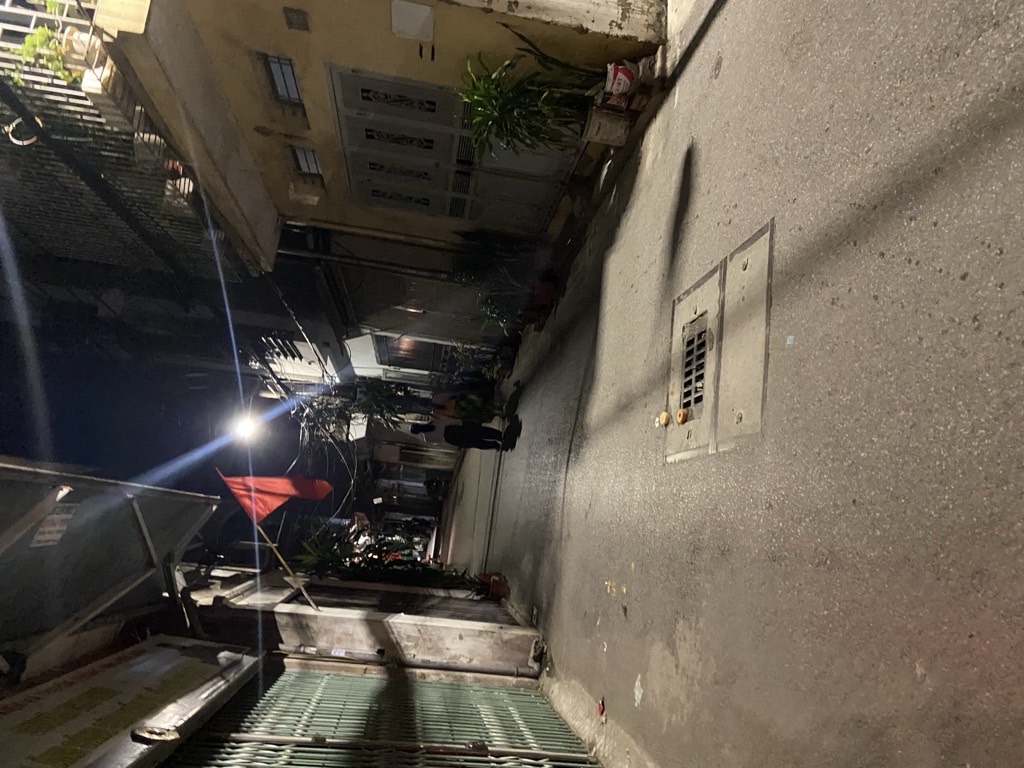 Bán nhà Vũ Tông Phan - diện tích 30.5m2 2 tầng - Lô góc - giá 3 tỷ