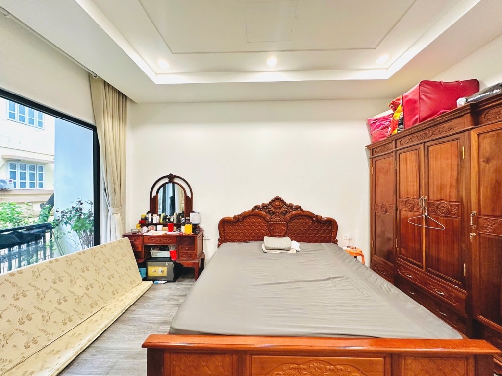 Bán nhà Đê Trần Khát Chân - diện tích 60m2 4 tầng - Ô tô tránh - giá 15,6 tỷ