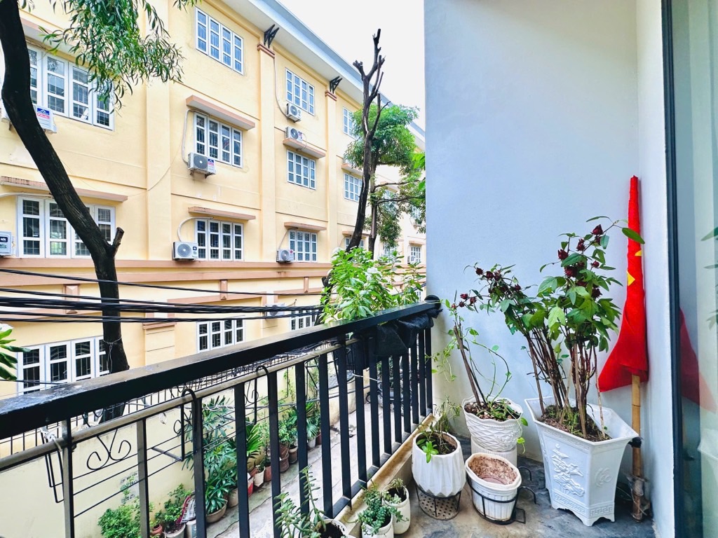 Bán nhà Đê Trần Khát Chân - diện tích 60m2 4 tầng - Ô tô tránh - giá 15,6 tỷ