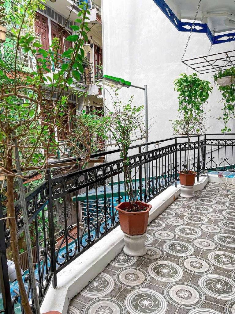 Bán nhà Hoàng Mai - diện tích 47m2 5 tầng - Ô tô đỗ cửa - giá 8,4 tỷ