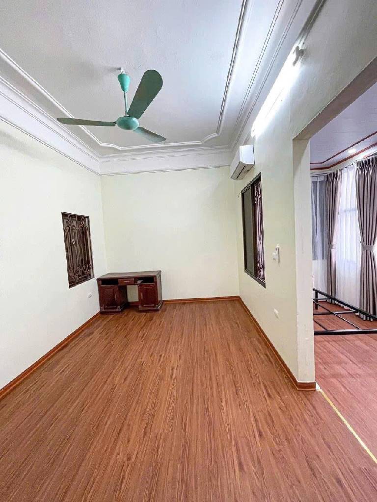 Bán nhà Hoàng Mai - diện tích 47m2 5 tầng - Ô tô đỗ cửa - giá 8,4 tỷ