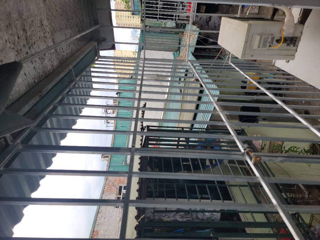 Bán nhà Vĩnh Hoàng - diện tích 31m2 2 tầng - Ô TÔ TRÁNH ĐỖ XẾP - giá 1,55 tỷ