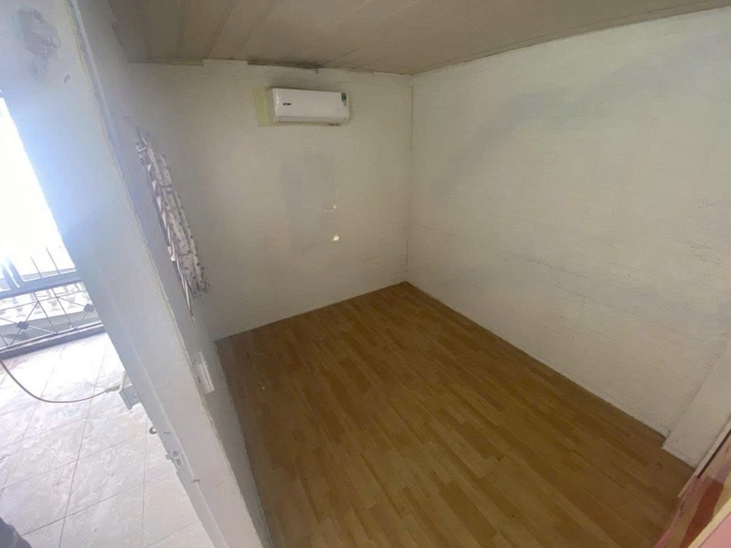 Bán nhà ngõ Chợ Khâm Thiên - diện tích 23.6m2 3 tầng - Lô góc 2 thoáng - giá 4,75 tỷ