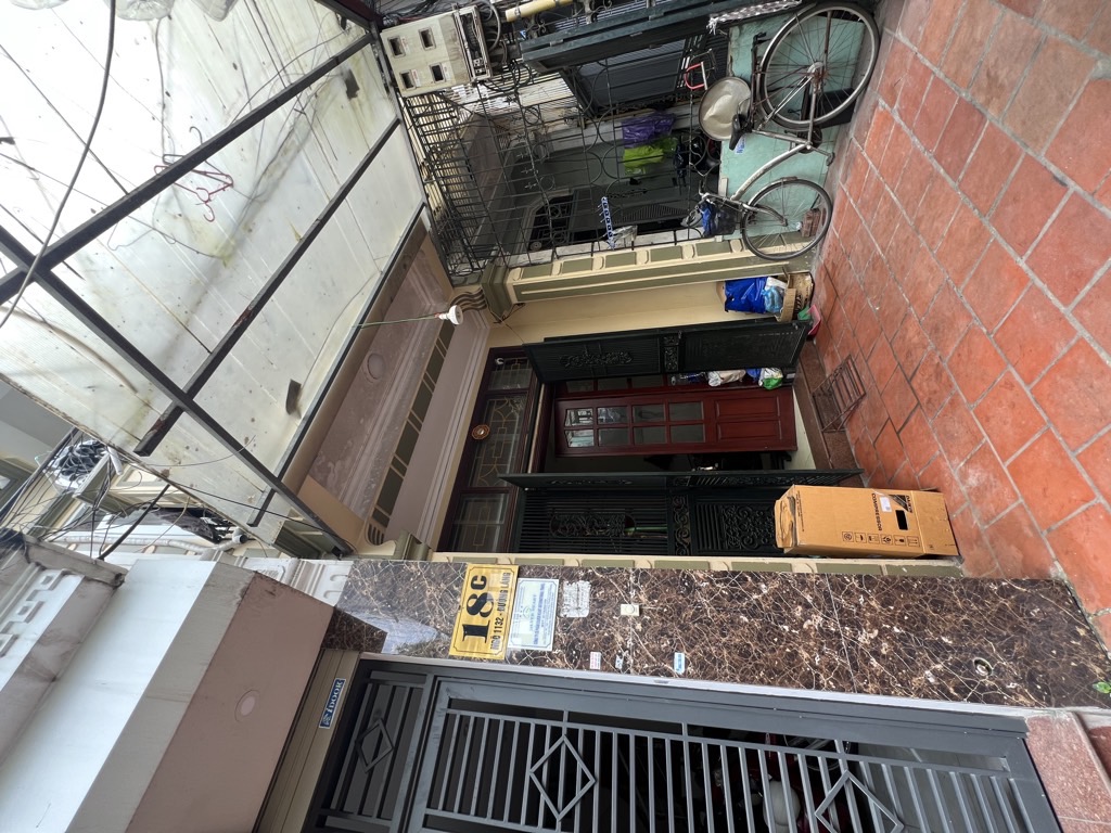 Bán nhà Đường Láng - diện tích 48.2m2 4 tầng - Ngõ ba gác, cách mặt phố chỉ 50m - giá 13,1 tỷ