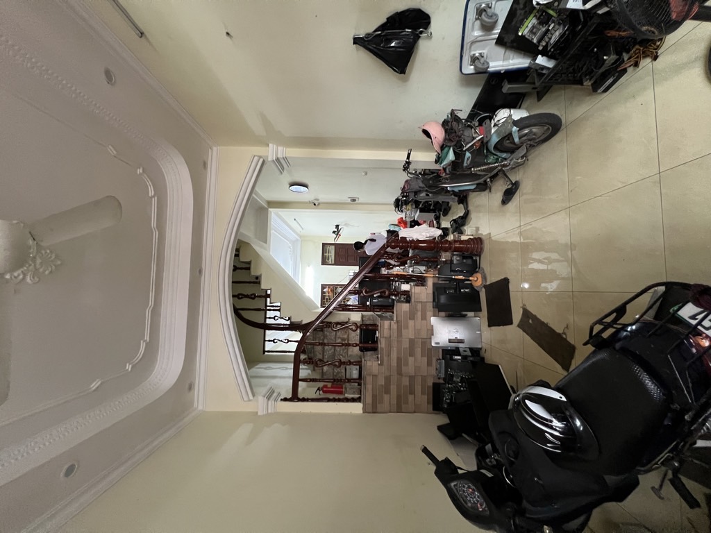 Bán nhà Đường Láng - diện tích 48.2m2 4 tầng - Ngõ ba gác, cách mặt phố chỉ 50m - giá 13,1 tỷ