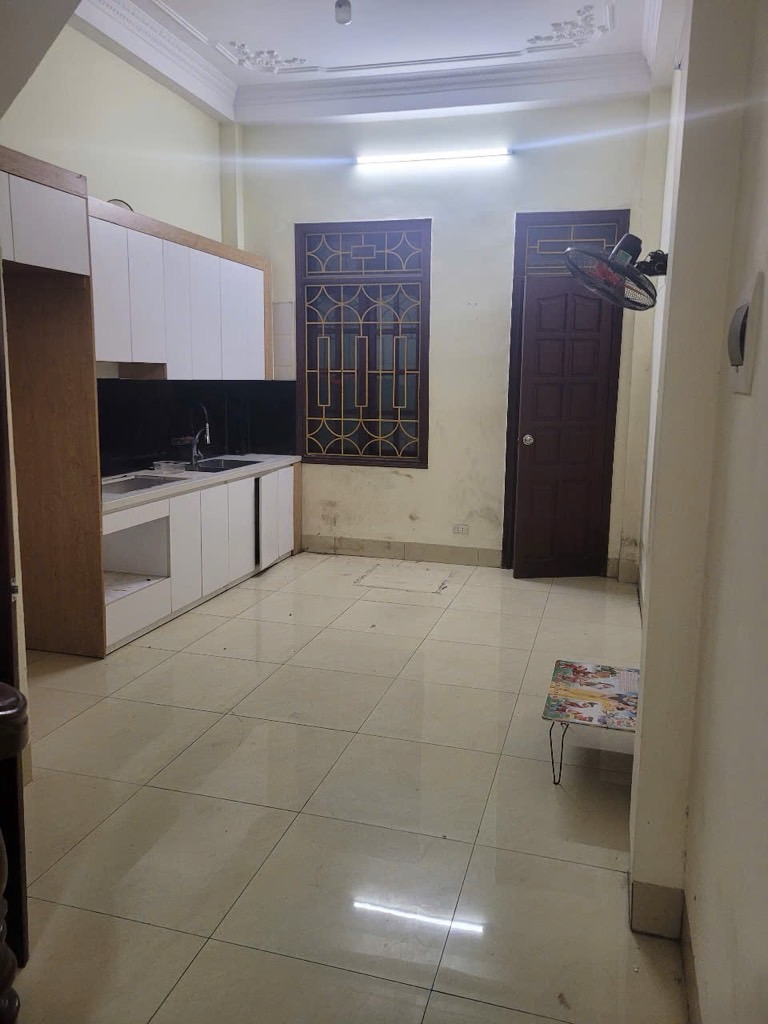 Bán nhà Đường Láng - diện tích 48.2m2 4 tầng - Ngõ ba gác, cách mặt phố chỉ 50m - giá 13,1 tỷ