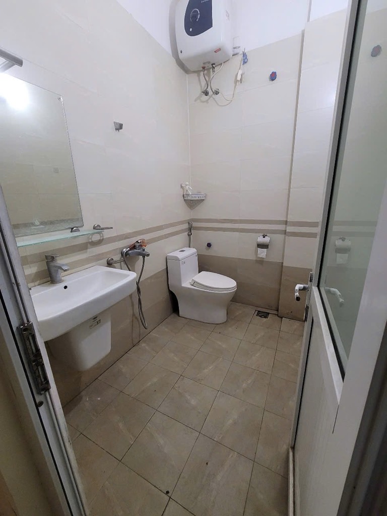 Bán nhà Đường Láng - diện tích 48.2m2 4 tầng - Ngõ ba gác, cách mặt phố chỉ 50m - giá 13,1 tỷ