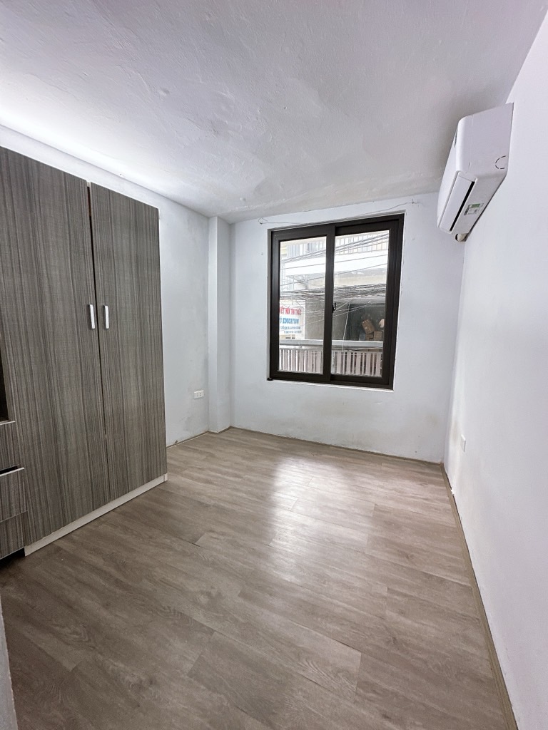 Bán nhà Trần Khát Chân - diện tích 12m2 4 tầng - mặt ngõ su cóc chạy - giá 2,35 tỷ