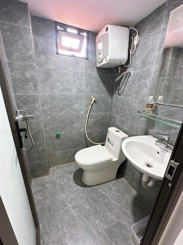 Bán nhà Trần Khát Chân - diện tích 12m2 4 tầng - mặt ngõ su cóc chạy - giá 2,35 tỷ