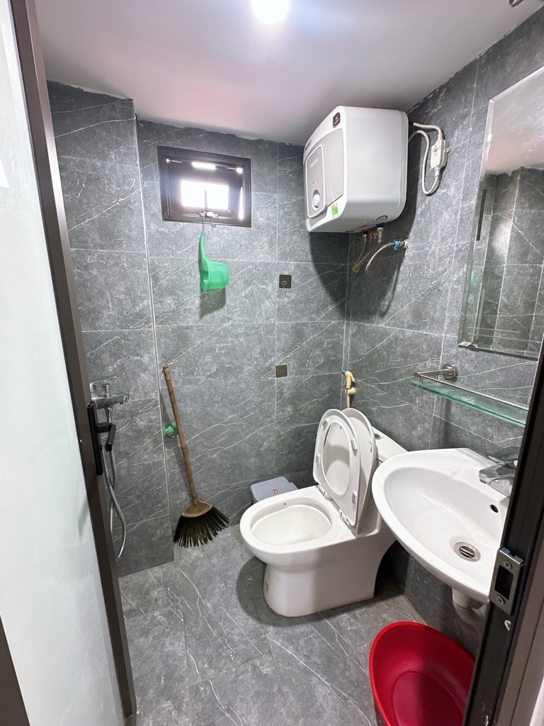 Bán nhà Trần Khát Chân - diện tích 12m2 4 tầng - mặt ngõ su cóc chạy - giá 2,35 tỷ