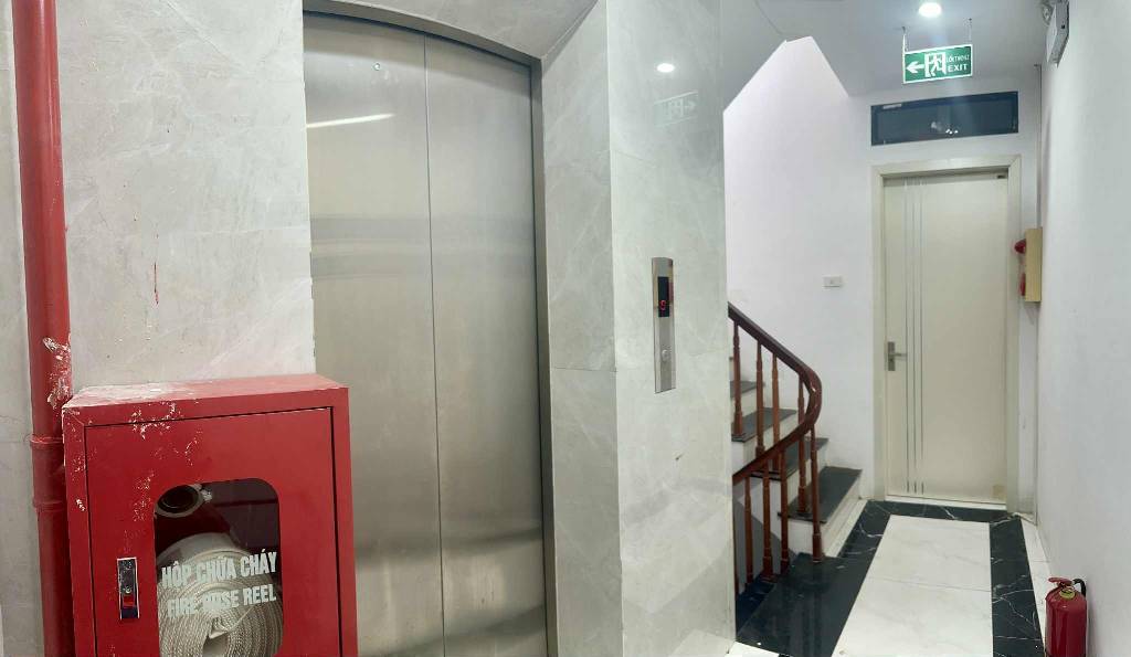 Bán nhà Minh Khai - diện tích 65m2 6 tầng - thang máy - giá 13,8 tỷ