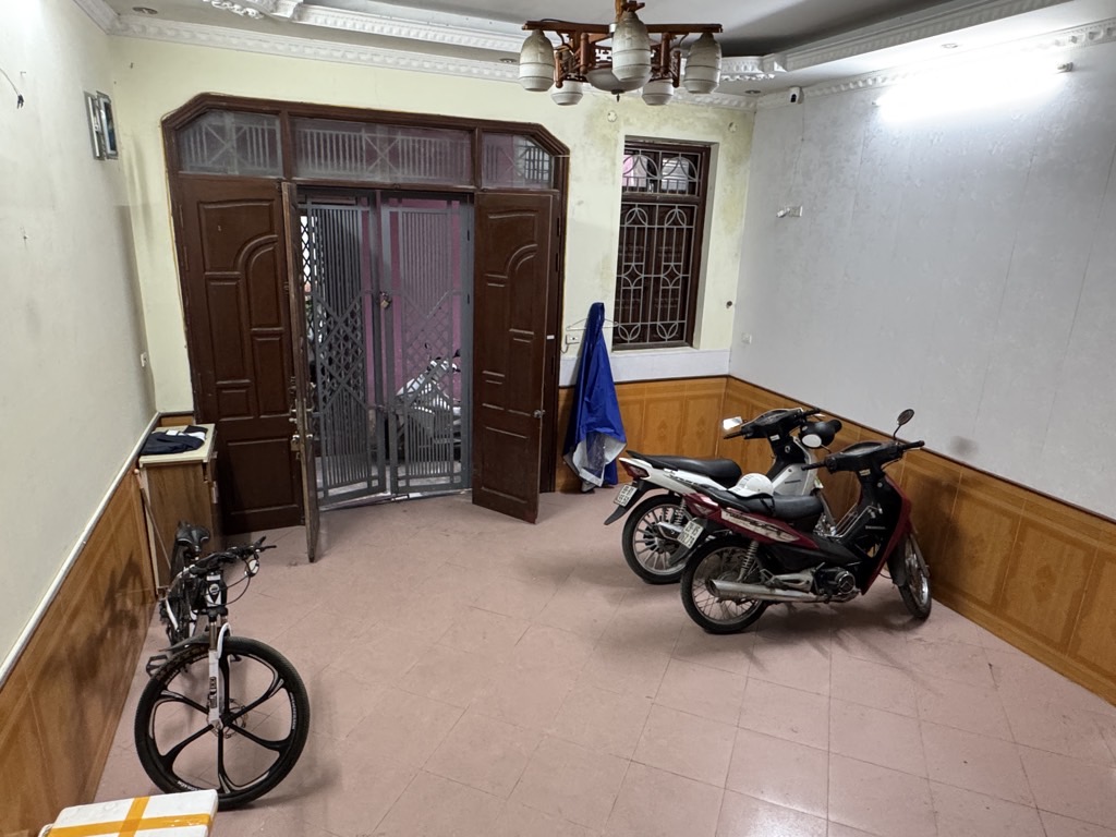 Bán nhà Bùi Xương Trạch - diện tích 51.4m2 4 tầng - Nhà đẹp giá tốt - giá 9,3 tỷ