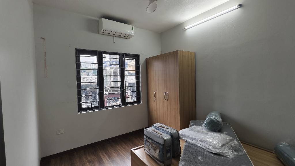 Bán nhà Vĩnh Hưng - diện tích 34m2 3 tầng - ô tô tránh - giá 3,35 tỷ