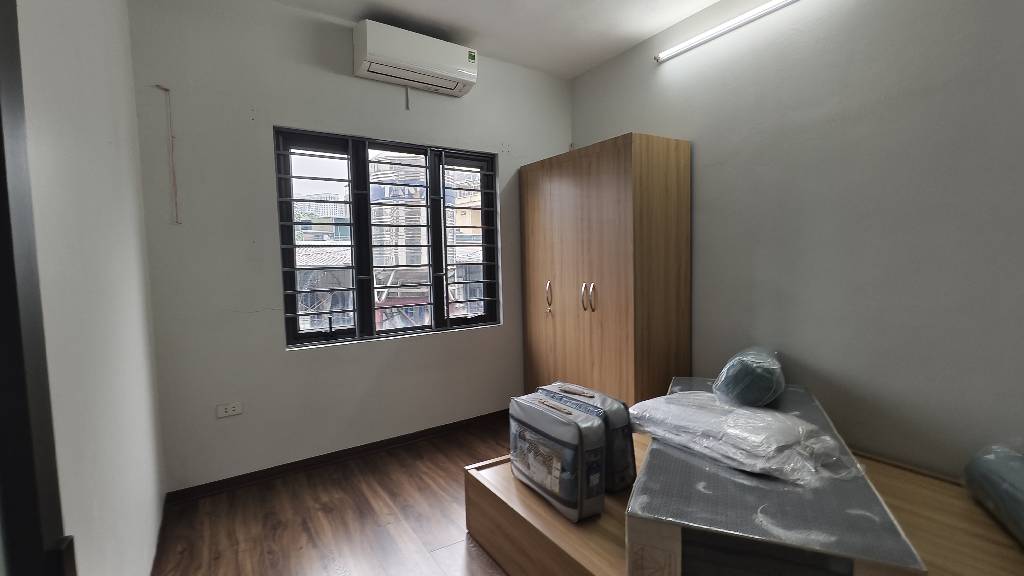 Bán nhà Vĩnh Hưng - diện tích 34m2 3 tầng - ô tô tránh - giá 3,35 tỷ