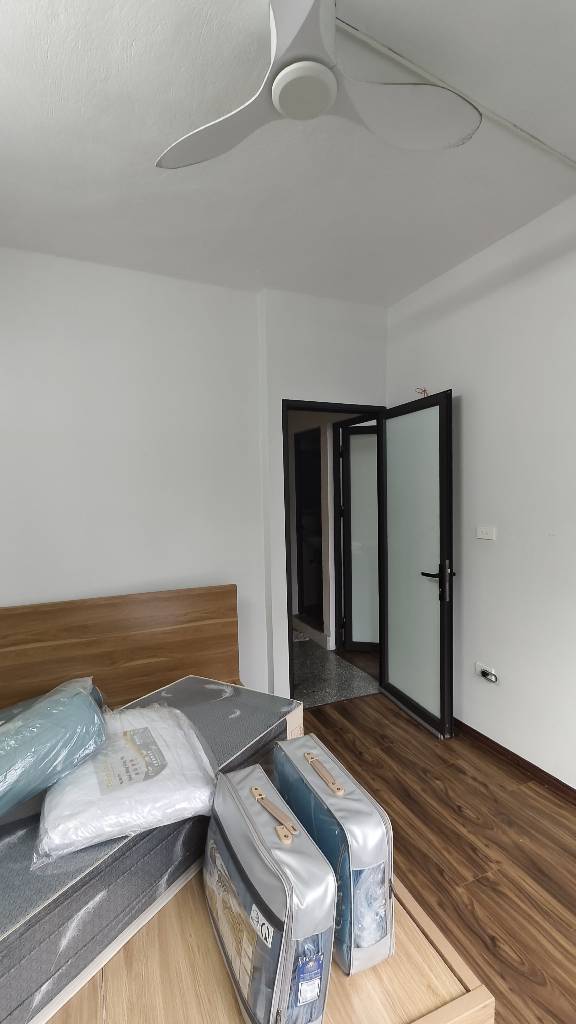 Bán nhà Vĩnh Hưng - diện tích 34m2 3 tầng - ô tô tránh - giá 3,35 tỷ