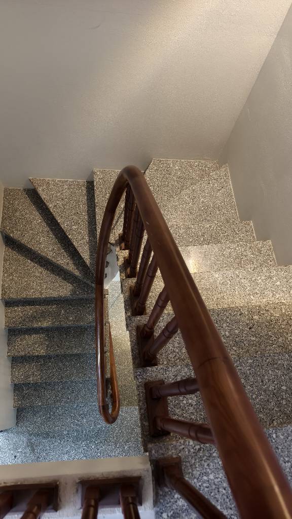 Bán nhà Vĩnh Hưng - diện tích 34m2 3 tầng - ô tô tránh - giá 3,35 tỷ