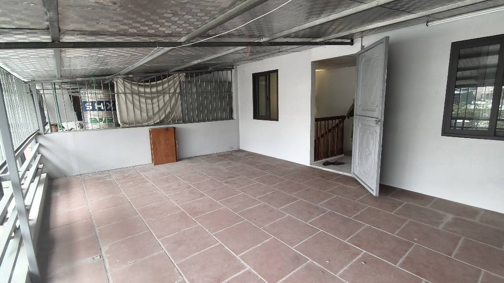 Bán nhà Vĩnh Hưng - diện tích 34m2 3 tầng - ô tô tránh - giá 3,35 tỷ