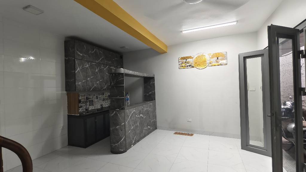 Bán nhà Vĩnh Hưng - diện tích 34m2 3 tầng - ô tô tránh - giá 3,35 tỷ