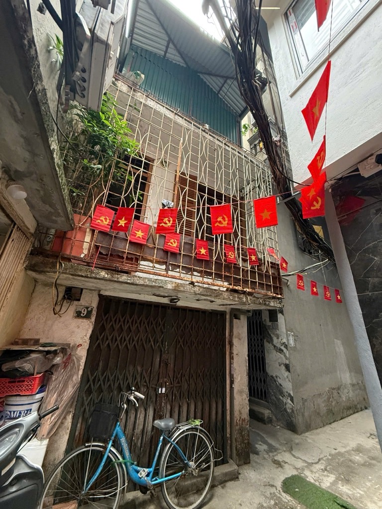 Bán nhà Ngõ Hoàng An - diện tích 19m2 3 tầng - Mặt phố nhà nhỏ xinh - giá 4,9 tỷ