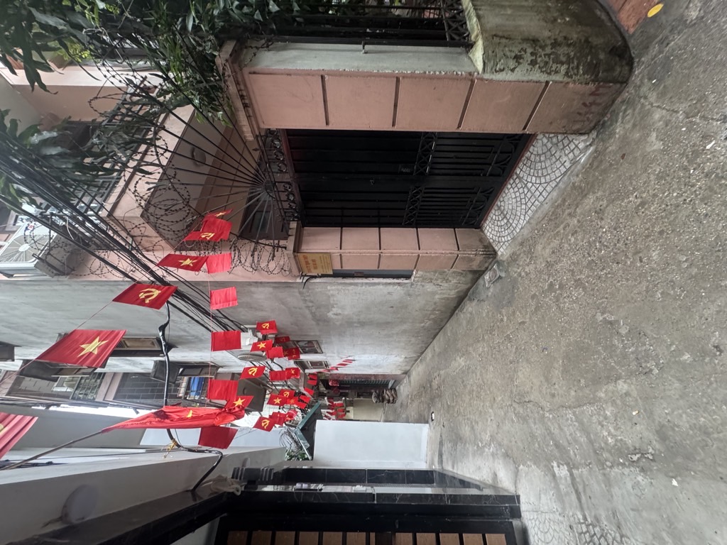 Bán nhà Ngõ Hoàng An - diện tích 19m2 3 tầng - Mặt phố nhà nhỏ xinh - giá 4,9 tỷ