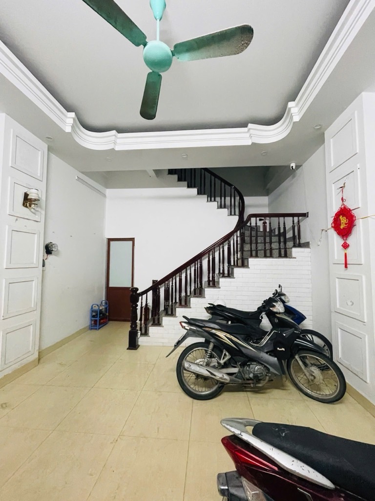 Bán nhà Nguyễn Chính - diện tích 44.3m2 4 tầng - 2 mặt ngõ - giá 15 tỷ
