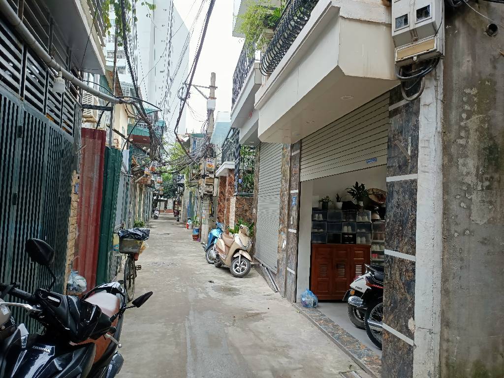 Bán nhà Định Công Hạ - diện tích 41.5m2 2 tầng - gần ô tô - giá 2,3 tỷ