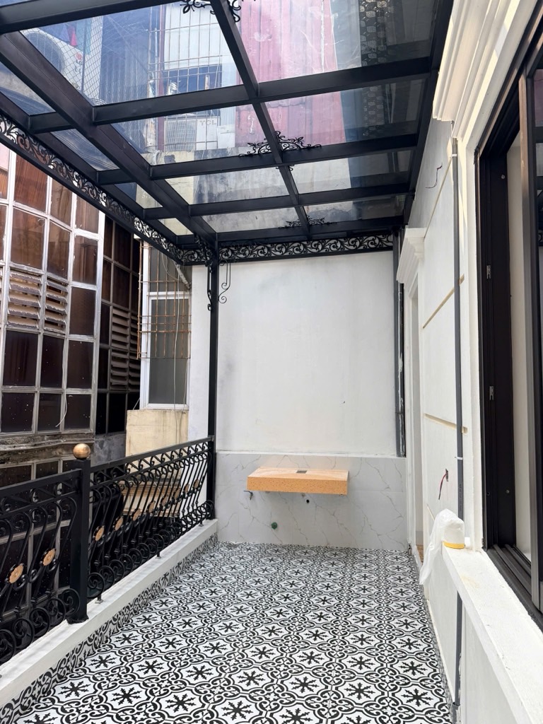 Bán nhà Trần Quý Cáp - diện tích 57.5m2 3 tầng - LÔ GÓC - MẶT TIỀN TO - giá 16 tỷ