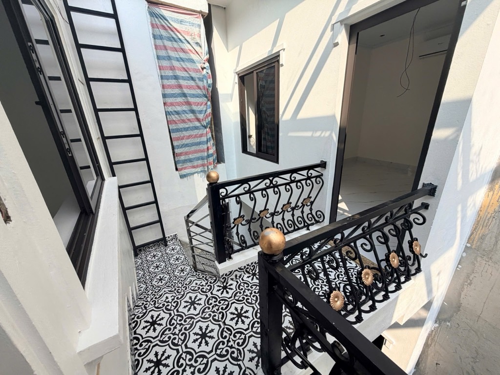 Bán nhà Trần Quý Cáp - diện tích 57.5m2 3 tầng - LÔ GÓC - MẶT TIỀN TO - giá 16 tỷ