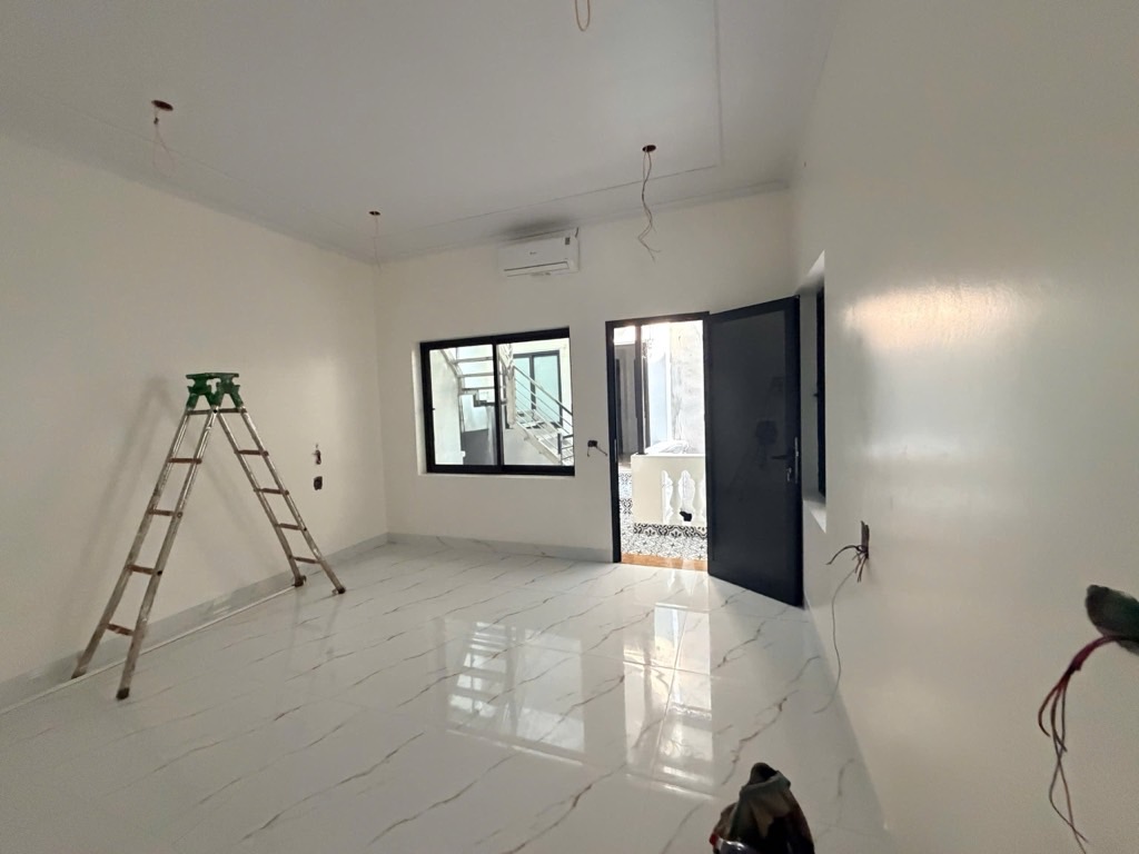 Bán nhà Trần Quý Cáp - diện tích 57.5m2 3 tầng - LÔ GÓC - MẶT TIỀN TO - giá 16 tỷ