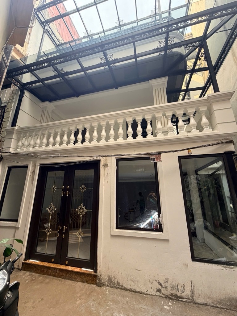 Bán nhà Trần Quý Cáp - diện tích 57.5m2 3 tầng - LÔ GÓC - MẶT TIỀN TO - giá 16 tỷ