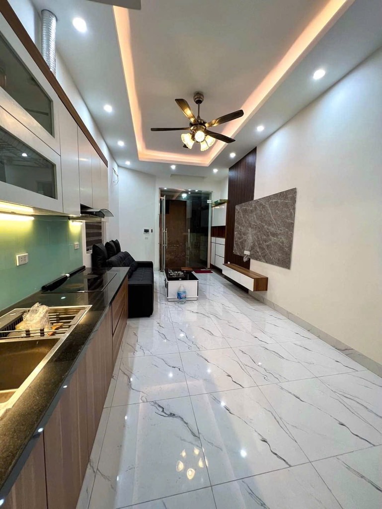 Bán nhà Nguyễn Trãi - diện tích 29m2 5 tầng - Lô góc - giá 9,8 tỷ